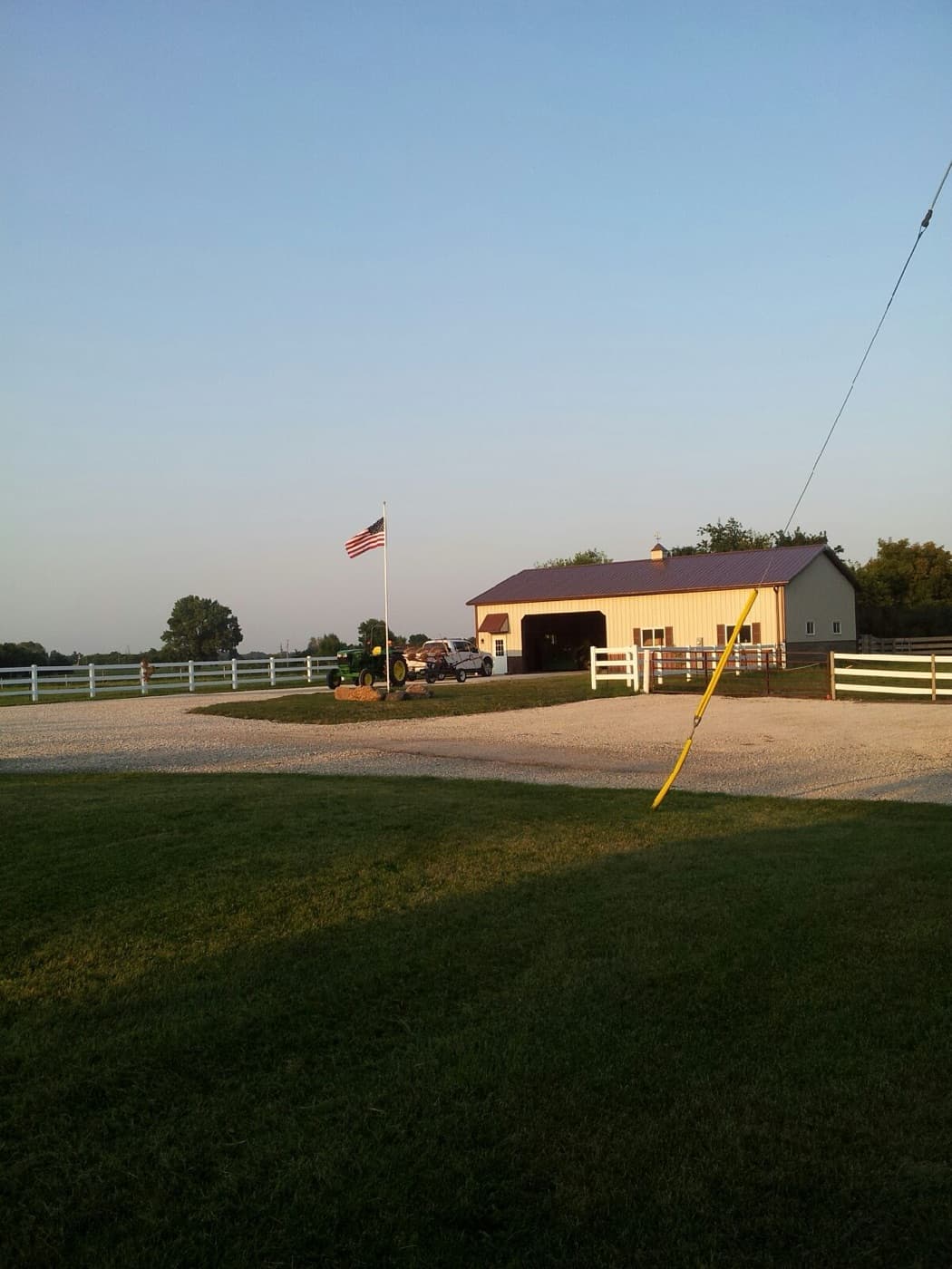 Working farm · 3-rail estate