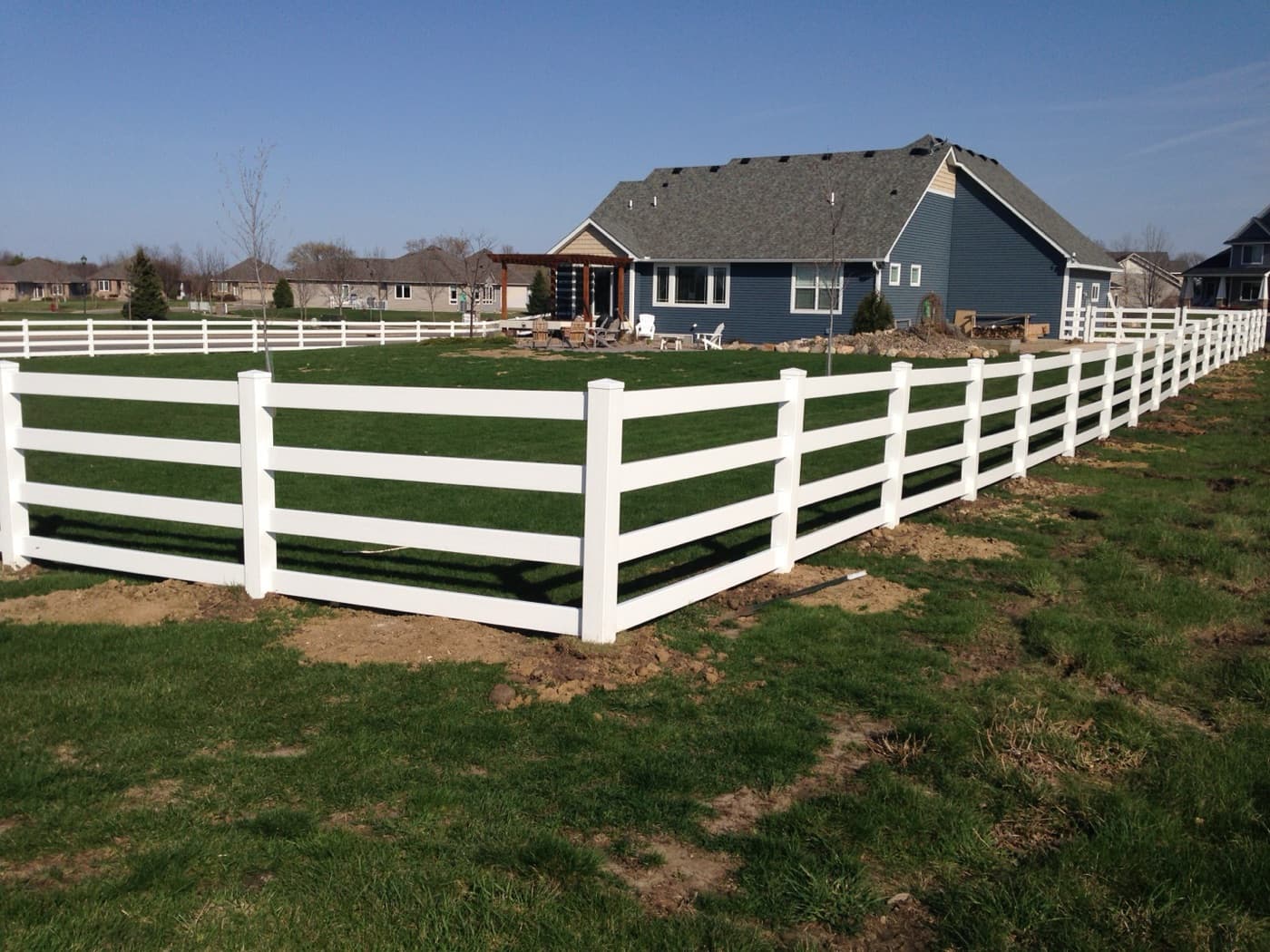 Estate paddock · 4-rail